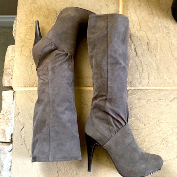 Taupe Boots by Forever 21 Size 10 - Picture 6 of 11